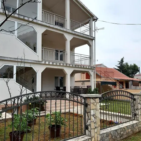 Tunjic Apartment *